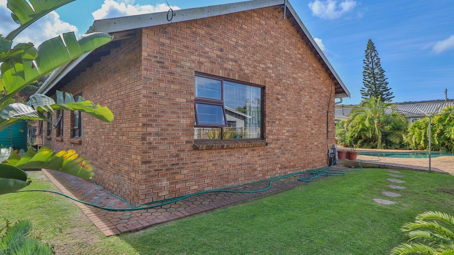 4 Bedroom Property for Sale in Stilbaai Wes Western Cape